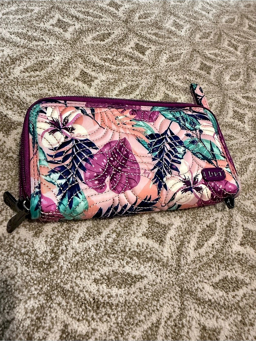 Lug Splitz XL azalea pink NWOT wallet